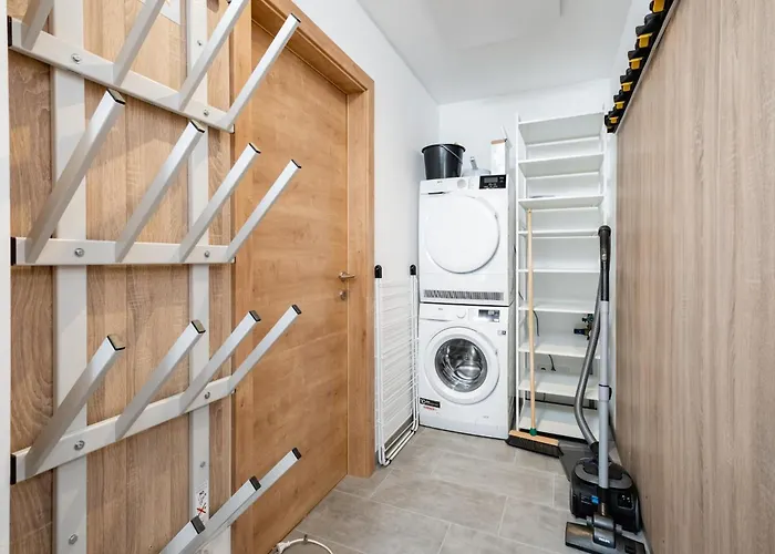 Steier Huette Donnersbachwald